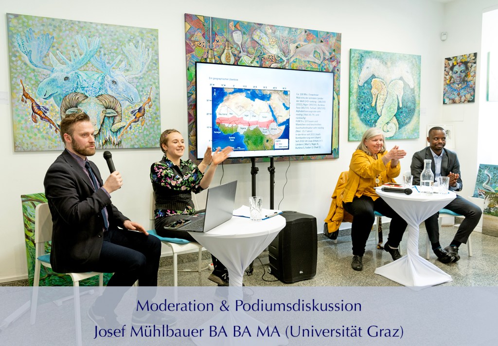 Podiumsdiskussion zur Sahel Region in Afrika, Frieden, Friedensforscher, Friedenswissenschaft, Friedensbuchautor, Josef Mühlbauer in der Kunstgalerie Bella Volen in Wien
